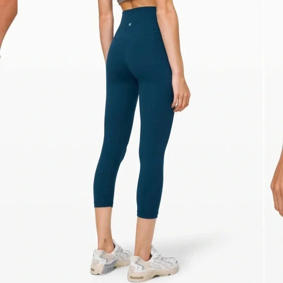 Lululemon Align Crop *21"
Night Diver size 2 - Picture 2 of 7